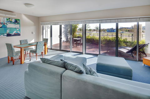 Seashells Mandurah - Sunshine Coast Guide 9