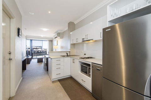 Dolphin Quay Apartments - Sunshine Coast Guide 34