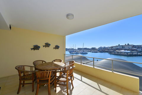 Dolphin Quay Apartments - Sunshine Coast Guide 14