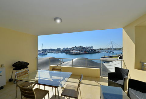 Dolphin Quay Apartments - Sunshine Coast Guide 8