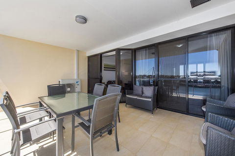 Dolphin Quay Apartments - Sunshine Coast Guide 26