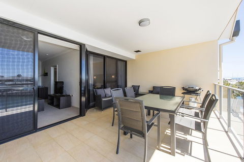 Dolphin Quay Apartments - Sunshine Coast Guide 27