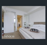 Frankly Francis - Exquisite Executive Apartment - Sunshine Coast Guide