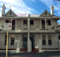 Hay Street Traveller's Inn - Sunshine Coast Guide