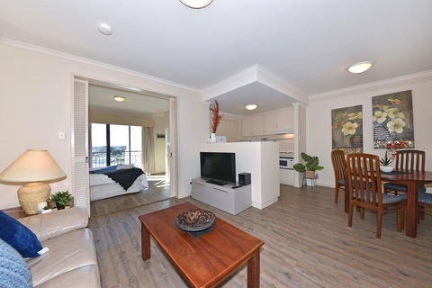 Inner Perth CBD 1X1 Apartment: 605451 - Sunshine Coast Guide 9