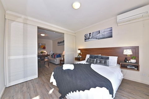 Inner Perth CBD 1X1 Apartment: 605451 - Sunshine Coast Guide 2