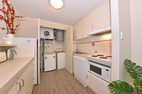 Inner Perth CBD 1X1 Apartment: 605451 - Sunshine Coast Guide 12