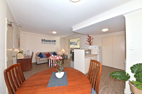Inner Perth CBD 1X1 Apartment: 605451 - Sunshine Coast Guide 11
