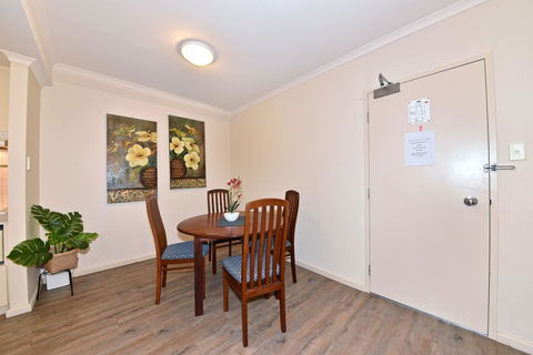 Inner Perth CBD 1X1 Apartment: 605451 - Sunshine Coast Guide 10