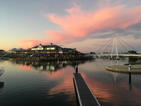 Mandurah Ocean Marina Chalets - Sunshine Coast Guide 3