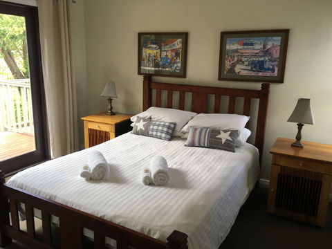Rowley House - Sunshine Coast Guide 19