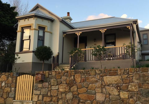 Rowley House - Sunshine Coast Guide 18