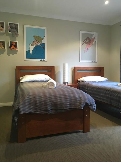 Rowley House - Sunshine Coast Guide 4