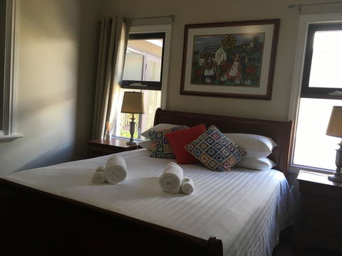 Rowley House - Sunshine Coast Guide 15