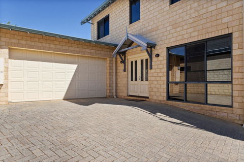 Swanview Ardross Shortstays - Sunshine Coast Guide 25