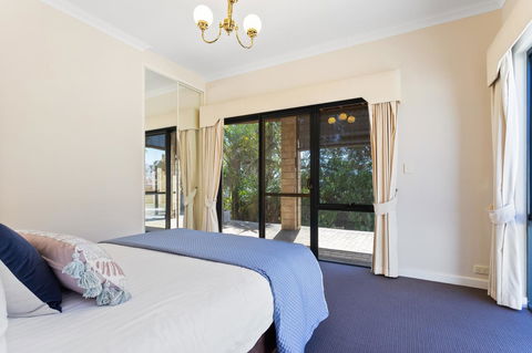 Swanview Ardross Shortstays - Sunshine Coast Guide 21