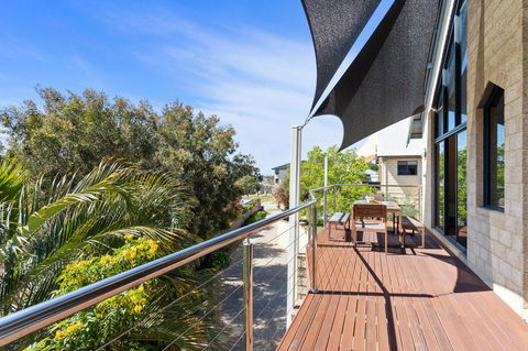 Swanview Ardross Shortstays - Sunshine Coast Guide 13