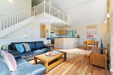 Swanview Ardross Shortstays - Sunshine Coast Guide 4