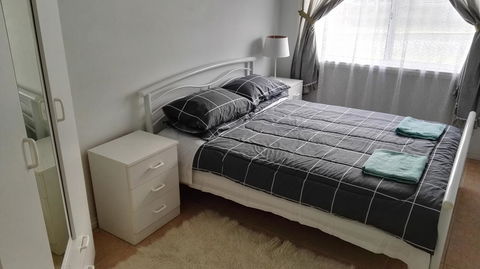 Affordable Inn - Sunshine Coast Guide 3