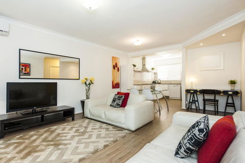 Forrest St - Sunshine Coast Guide 0