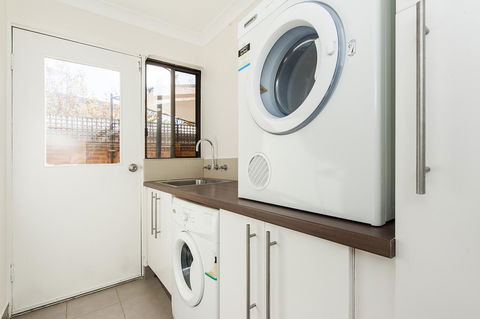 Forrest St - Sunshine Coast Guide 16