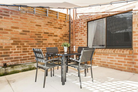 Forrest St - Sunshine Coast Guide 17