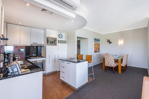 A 406 FANTASTIC OCEAN BEACH And MARINA VIEW APT - MANDURAH - Sunshine Coast Guide 21