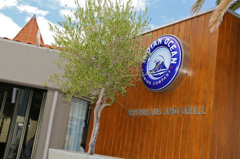 The Marina Hotel - Mindarie - Sunshine Coast Guide 17