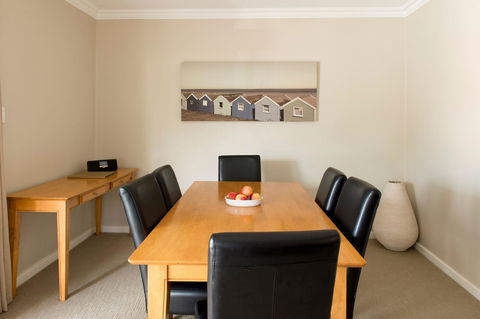 The Marina Hotel - Mindarie - Sunshine Coast Guide 25