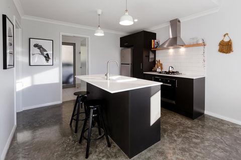 Ironstone Studio Margaret River - Sunshine Coast Guide 10