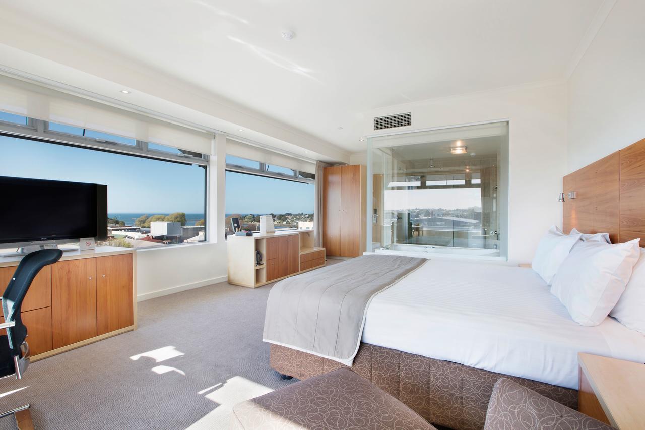 Ambleside TAS Sunshine Coast Guide