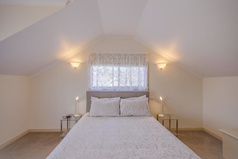 Queechy Motel - Sunshine Coast Guide 25