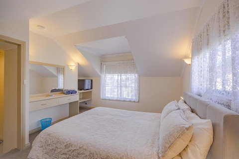 Queechy Motel - Sunshine Coast Guide 24