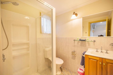 Queechy Motel - Sunshine Coast Guide 31