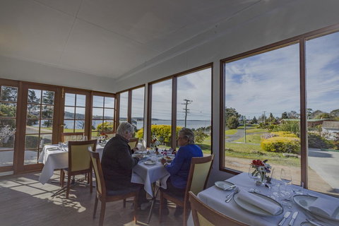 Queechy Motel - Sunshine Coast Guide 9