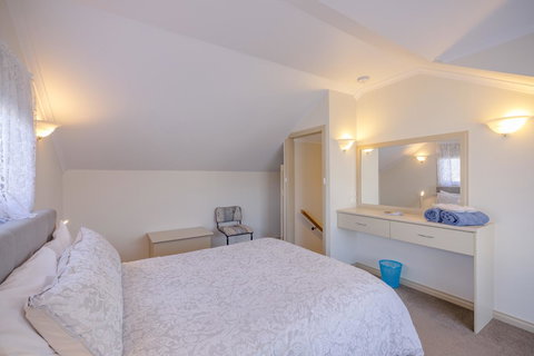 Queechy Motel - Sunshine Coast Guide 22