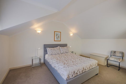 Queechy Motel - Sunshine Coast Guide 15