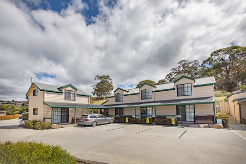 Queechy Motel - Sunshine Coast Guide 0
