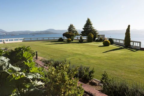 Wrest Point - Sunshine Coast Guide 17