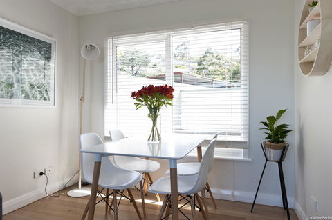 On The Beach Waterfront Apartment - Sunshine Coast Guide 4