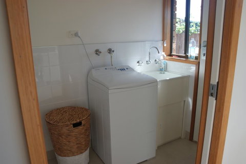 Modern 2 Bedroom Appartment - Sunshine Coast Guide 13