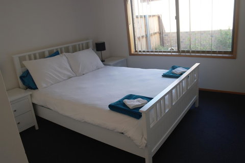 Modern 2 Bedroom Appartment - Sunshine Coast Guide 7