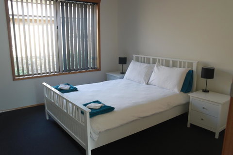 Modern 2 Bedroom Appartment - Sunshine Coast Guide 5