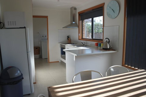 Modern 2 Bedroom Appartment - Sunshine Coast Guide 2