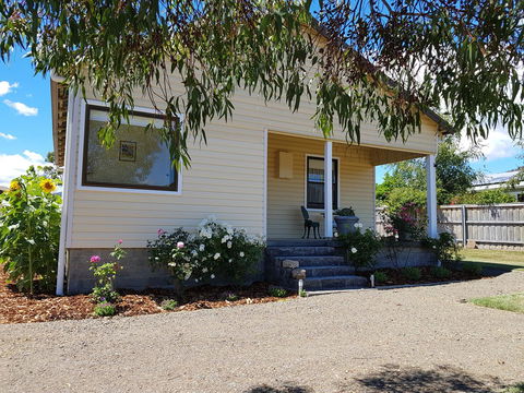 The Manager\'s Cottage - Sunshine Coast Guide 0