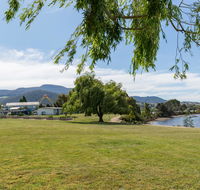 Riverfront Motel  Villas - Sunshine Coast Guide