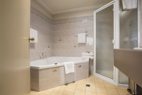 Hadley\'s Orient Hotel - Sunshine Coast Guide 19