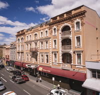 Hadley's Orient Hotel - Sunshine Coast Guide