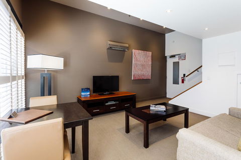 The Henry Jones Art Hotel - Sunshine Coast Guide 39