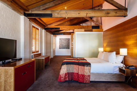 The Henry Jones Art Hotel - Sunshine Coast Guide 25